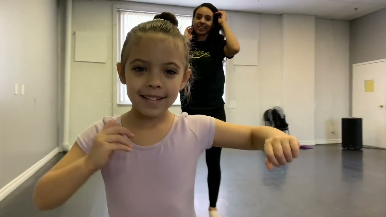 Fun & Engaging Preschool Dance Class at Creative Connexions Performing Arts Centre! 💃✨