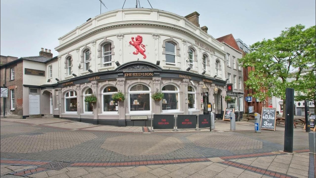 OYO The Red Lion Hotel, Luton, UK | Holidays In Europe