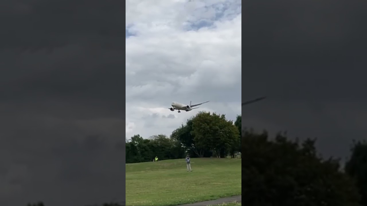 🇦🇪✈️ Etihad 787 Blends with London Clouds — But That Tail Reveals All! 🛬🌏