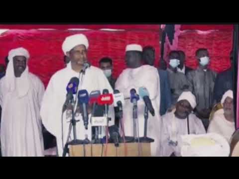 في معايدة حاكم اقليم دارفور حميدتي نميري كان كارب قاشو ولو موجود ما كان وصلنا للوصلنا ليهو دا