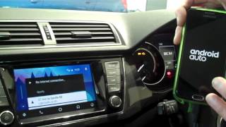 Samsung Android mobile phone paired with SKODA Fabia using SmartLink
