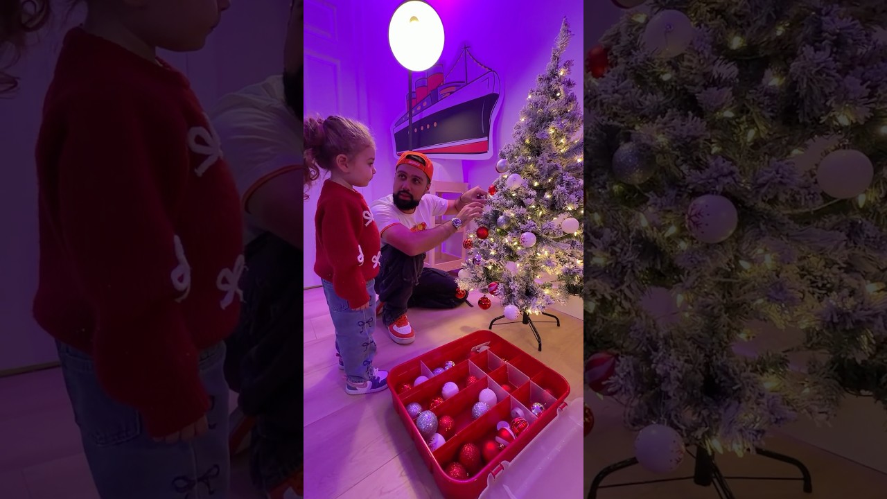 Ես ու Նաոմին տոնածառ դրեցինք 😍🎄