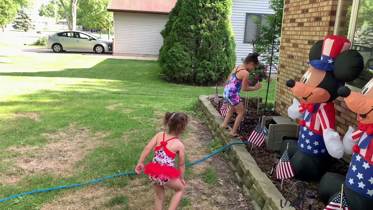 Bonzai Wigglin Water Sprinkler Unboxing 