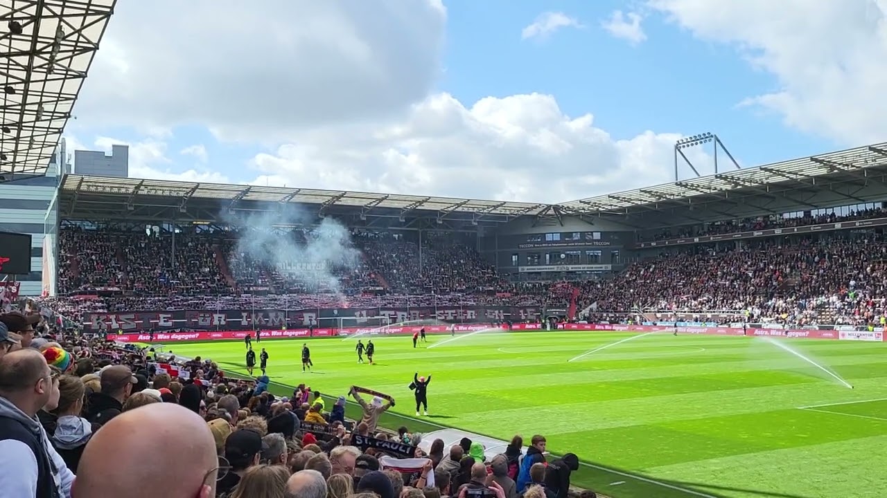 FC St. Pauli Choreo für verstorbenen Ultra 