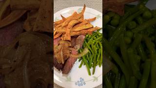 Steak, air-fryer sweet potato fries and green beans