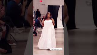 Im in love Im Obsessed. #rihanna #Inlovewiththedress #yestothedress #Plusmodel #PlusBride #plussize