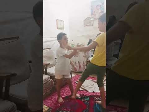 ماشي في زجاجه في يوم اسود هههههههه 