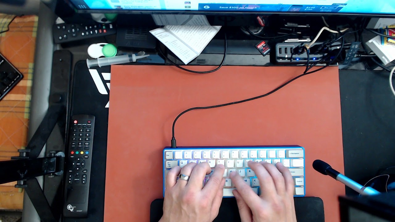 igk62 keyboard with lubed Gateron optical silver switches and ePBT keycaps