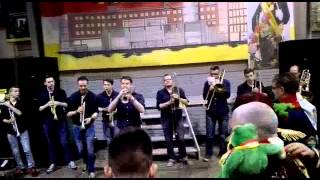 Blaaskapel outblast! vlijmen