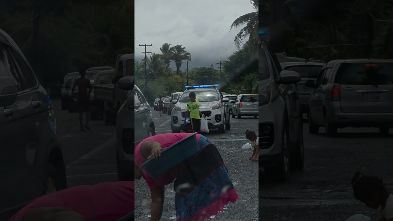 Police Throwing Candy for Christmas -- Micronesian Island Style 🤣 #christmas #islandlife #pohnpei