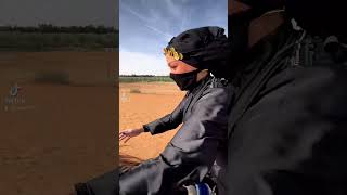 Var Git Ellere Güler Duman