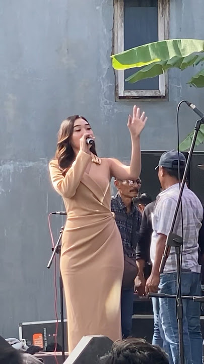 NONTON DIFARINA INDRA ADELLA DARI DEKAT 😍 #difarinaindraterbaru #omadellaterbaru #shorts