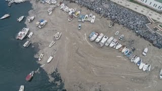 El Mármara, atascado por grandes cantidades de mucílago marino