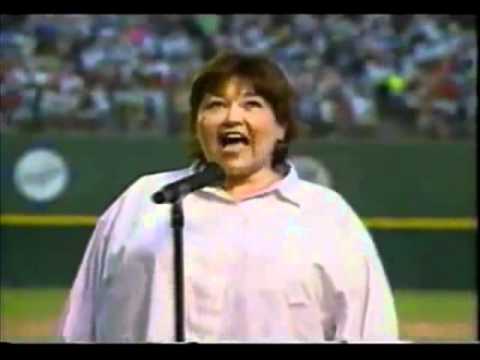 Video FULL: Roseanne Barr sings National Anthem 1990