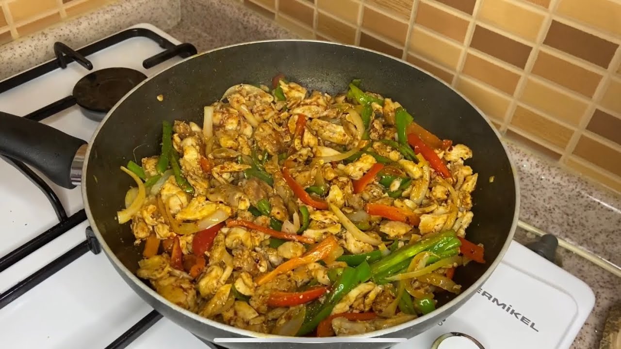 Tavuk Fajita Tarifi | Pratik ve lezzetli tavuk yemeği Tavuk Fajita Tarifi | Pratik ve lezzetli tavuk yemeği