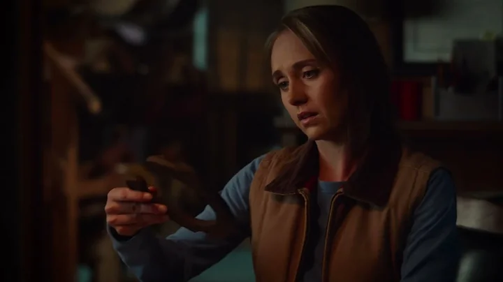 Amy Finds Ty's Anniversary Gift | Heartland Episod...