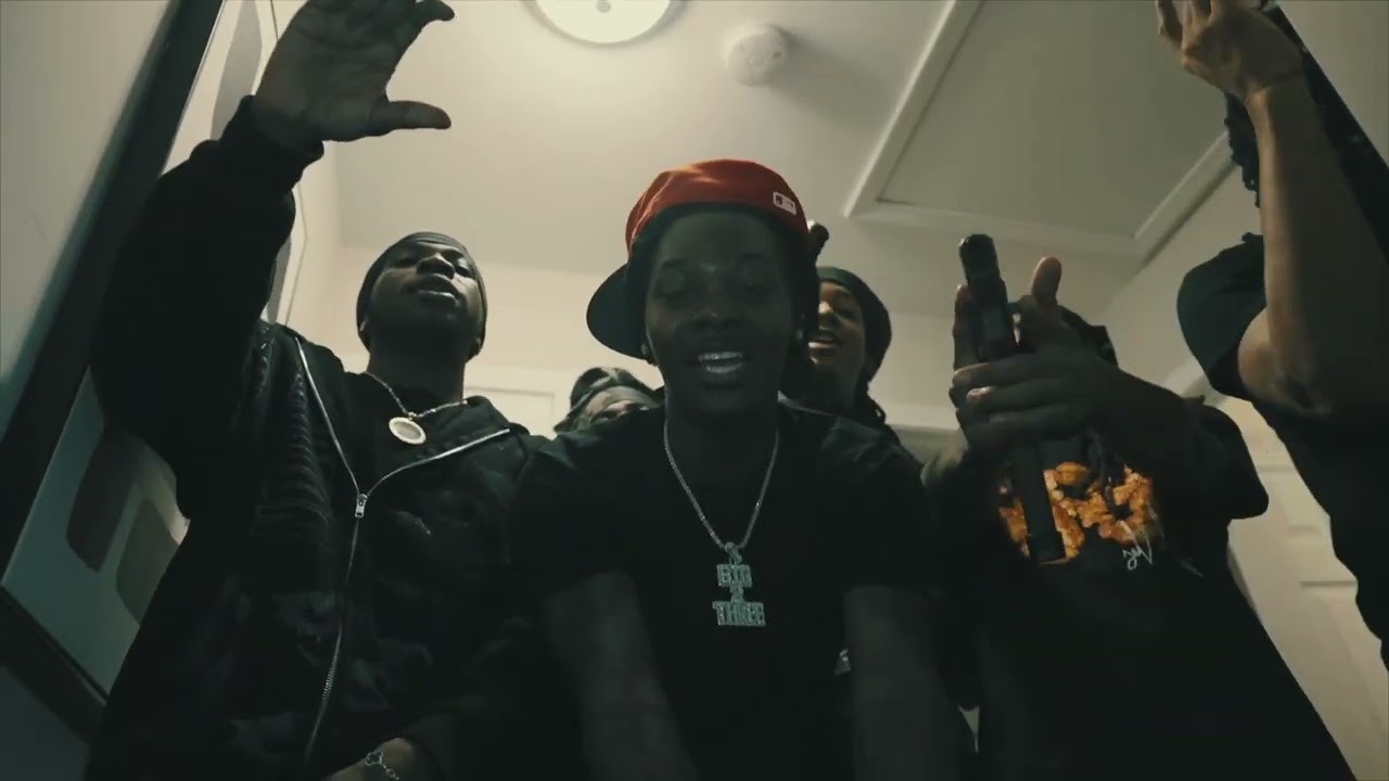 Guarda BigTwoThree- On The Floor (Official Music Video) Shotby: @mykaltaylor450 su YouTube Guarda BigTwoThree- On The Floor (Official Music Video) Shotby: @mykaltaylor450 su YouTube
