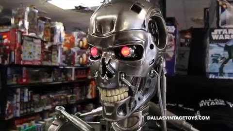 DVTV Dallas Vintage Toys Sideshow Life Size Terminator T-800 Unboxing