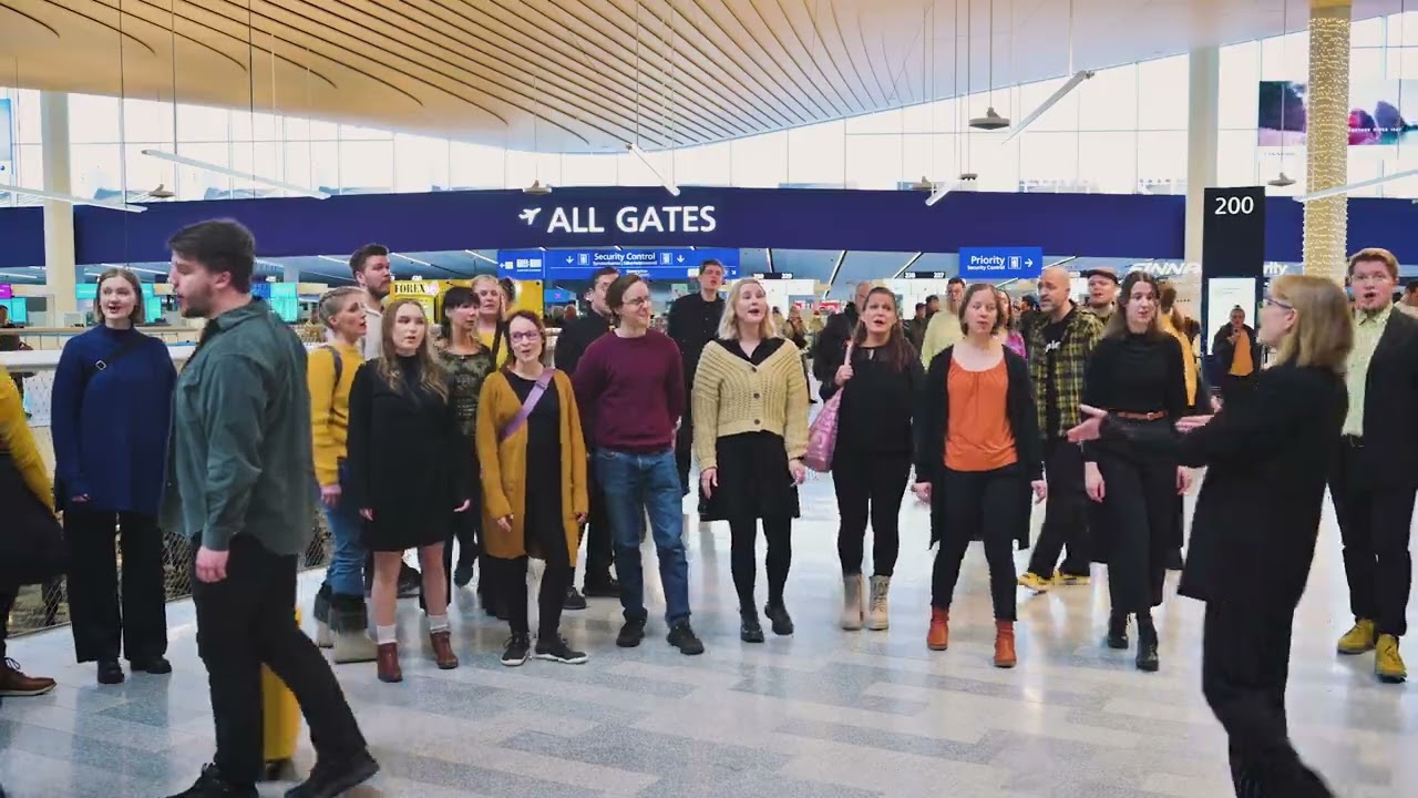 Kipinät Choir performs Finlandia at Helsinki Airport