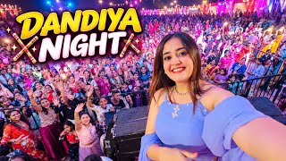 Finally Garba Khelne Pahuch gai Chief Guest Ban ke | Bindass Kavya Garba — video thumbnail
