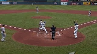PIT@MIL: Brewers plate two on throwing error