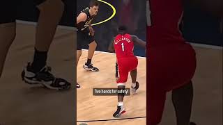 Zion Williamson DESTROYS his defender😱