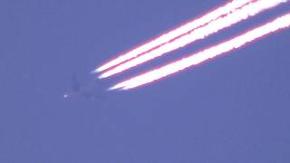 Atlas Air Boeing 747-481F Contrails