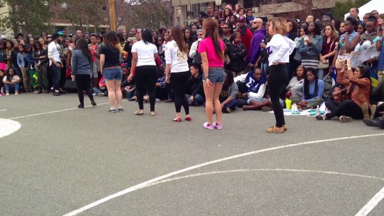 Sigma Psi Zeta 2013 UMass Stroll Exhibition