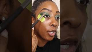 Easy Emerald Green Eyeshadow Tutorial For Beginners