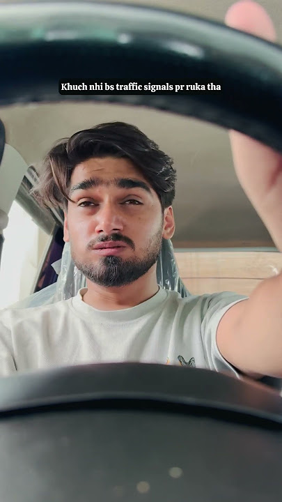 Galti sa traffic signals pr ruk giyaa 😣 #funny #comedymove #comedyfilms #comedy