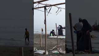 Momong bocil main air di pantai #pantai