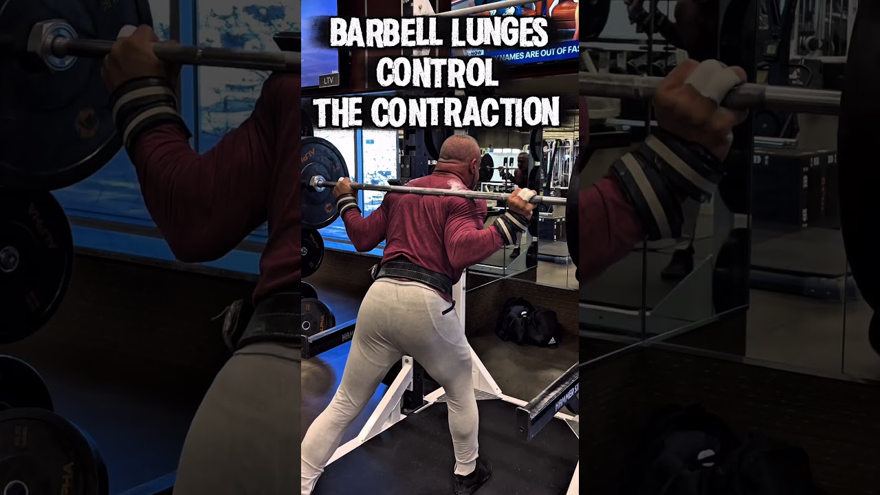 BARBELL LUNGES CONTROL THE CONTRACTION #workout #motivation #workouttips #muscle #exercise