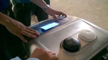 Máy in phun LINX- in ký hiệu trên ống nhựa.