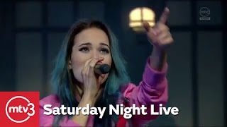 Video thumbnail of "Sanni - Että mitähän vittua | Saturday Night Live | MTV3 #SNLSuomi"