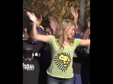 SHAKIRA TEACHING WAKA WAKA's DANCE TO KIDS!!! 😇 - YouTube