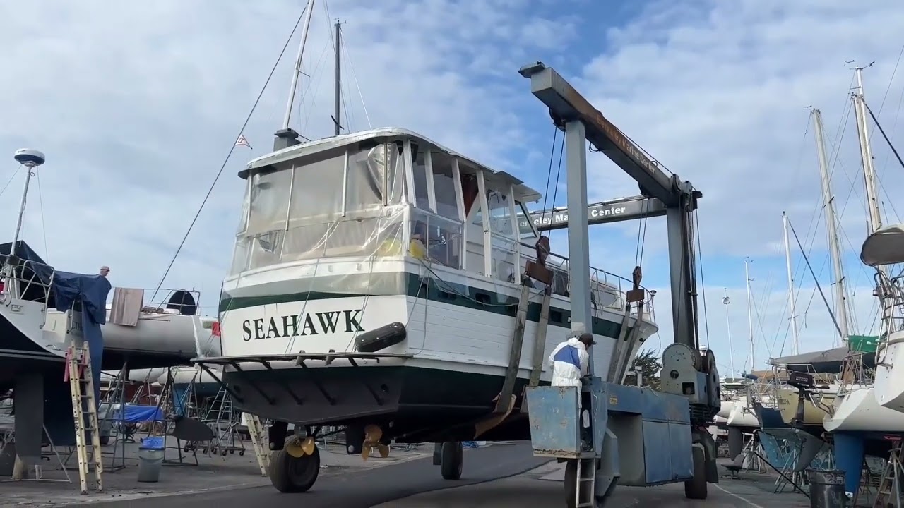 BOAT LAUNCH AT BERKELEY MARINE CENTER