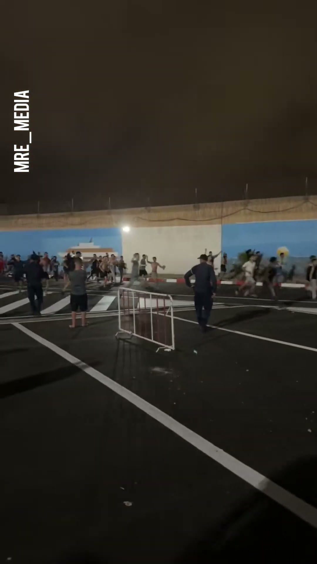 الهروب من الوطن على أنغام خليني خليني