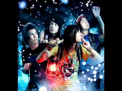 Pierce The Veil - Hold On Till May Lyrics