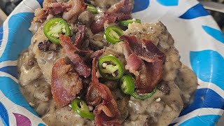 Delux Biscuits & Gravy
