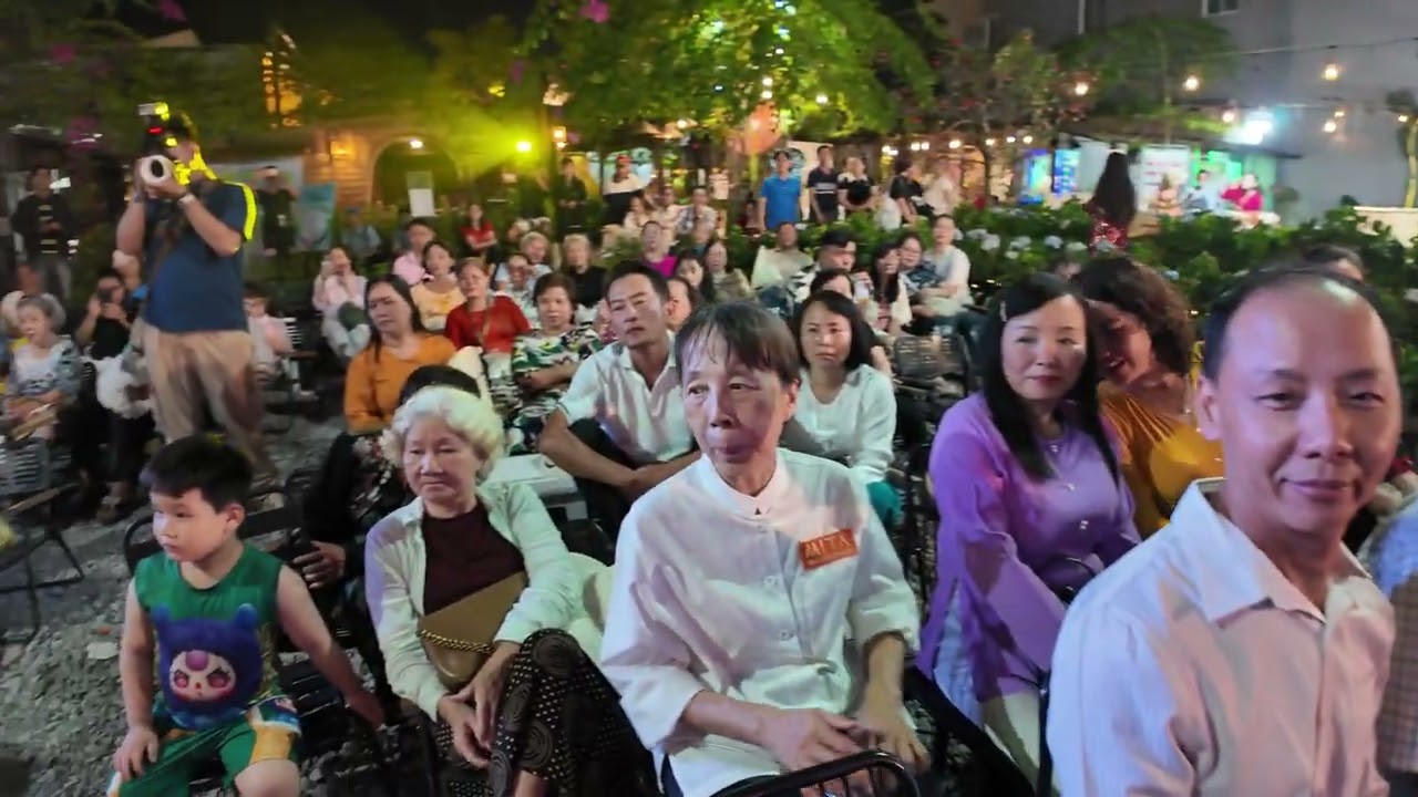 Mở màn khai mạc phiên hội Thuần Chay Cần Thơ của ca sĩ Thanh Thúy.