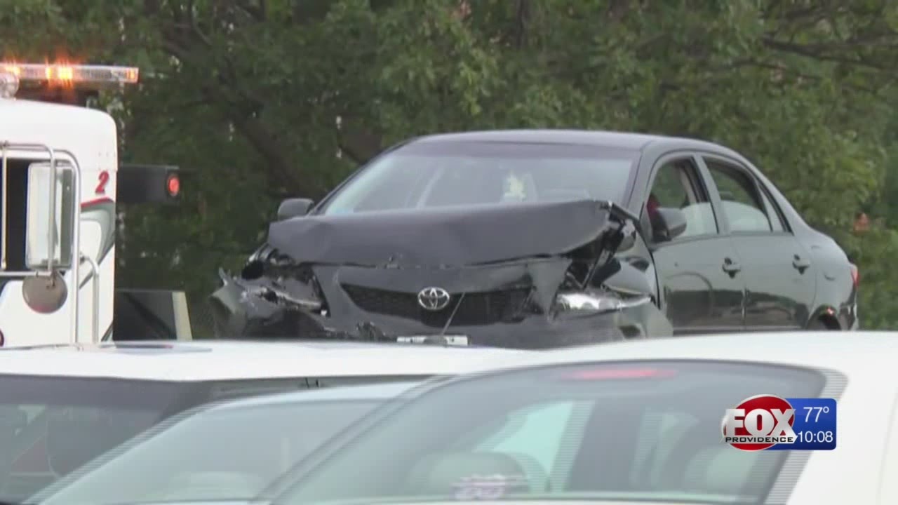 Highway crash in Warwick ties up traffic during rush hour YouTube