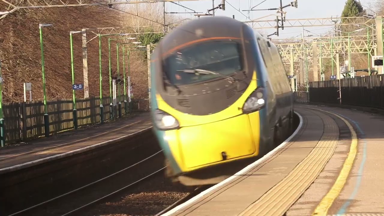 A few hours worth of Trains at BERKHAMSTED.