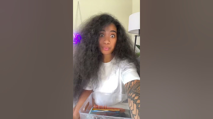 Baking Soda and vinegar to clean hair brushes #shorts