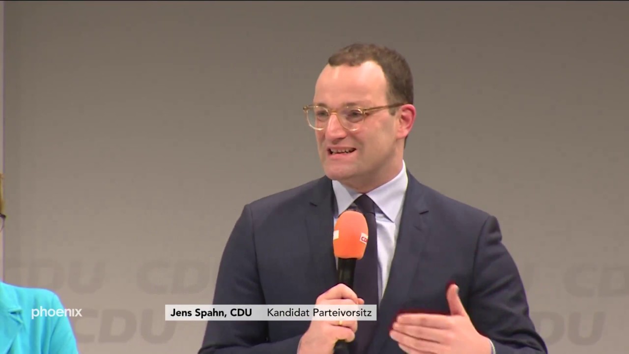 Annegret Kramp Karrenbauer Jens Spahn und Friedrich Merz auf der CDU Regionalkonferenz am 301118