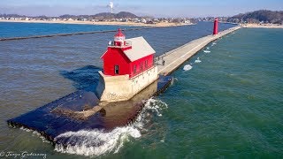 Grand Haven Lighthouse and Pier 4K - Mavic 2 PRO
