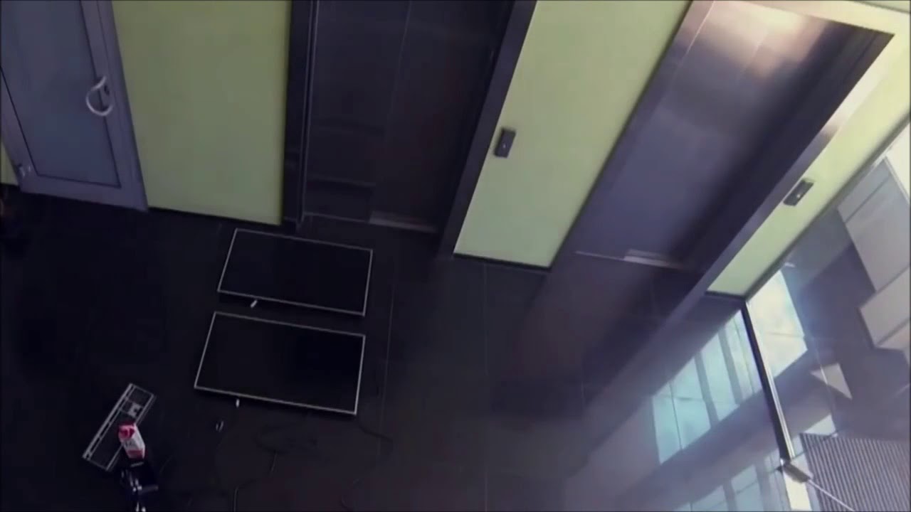 Лифты грузовые в мкд. Лифт видео рутуб. Лифт видео рутуб. Лифт видео рутуб. Мужчина застрял в комнате с кнопками.