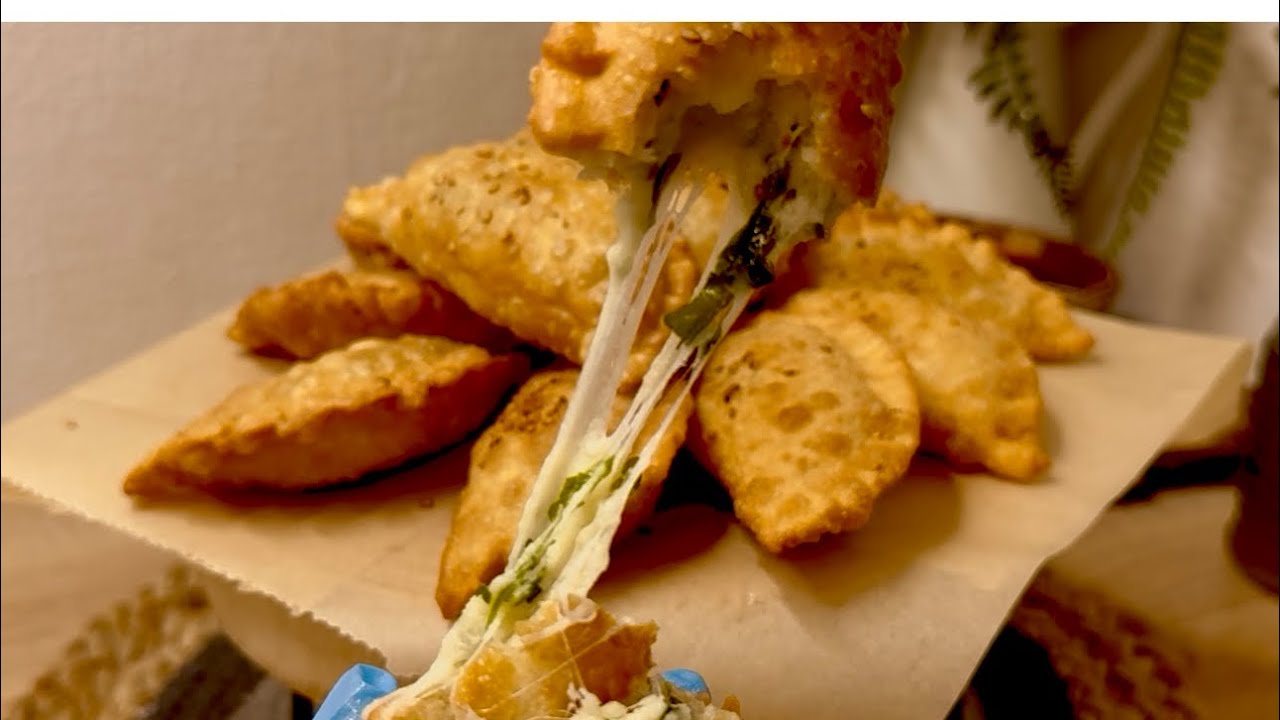 السنبوسة المحشية بالجبنة وسر المطة سنبوسك رمضان 🌙 