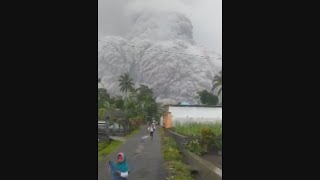 ジャワ島噴火、死者22人に インドネシア、27人不明