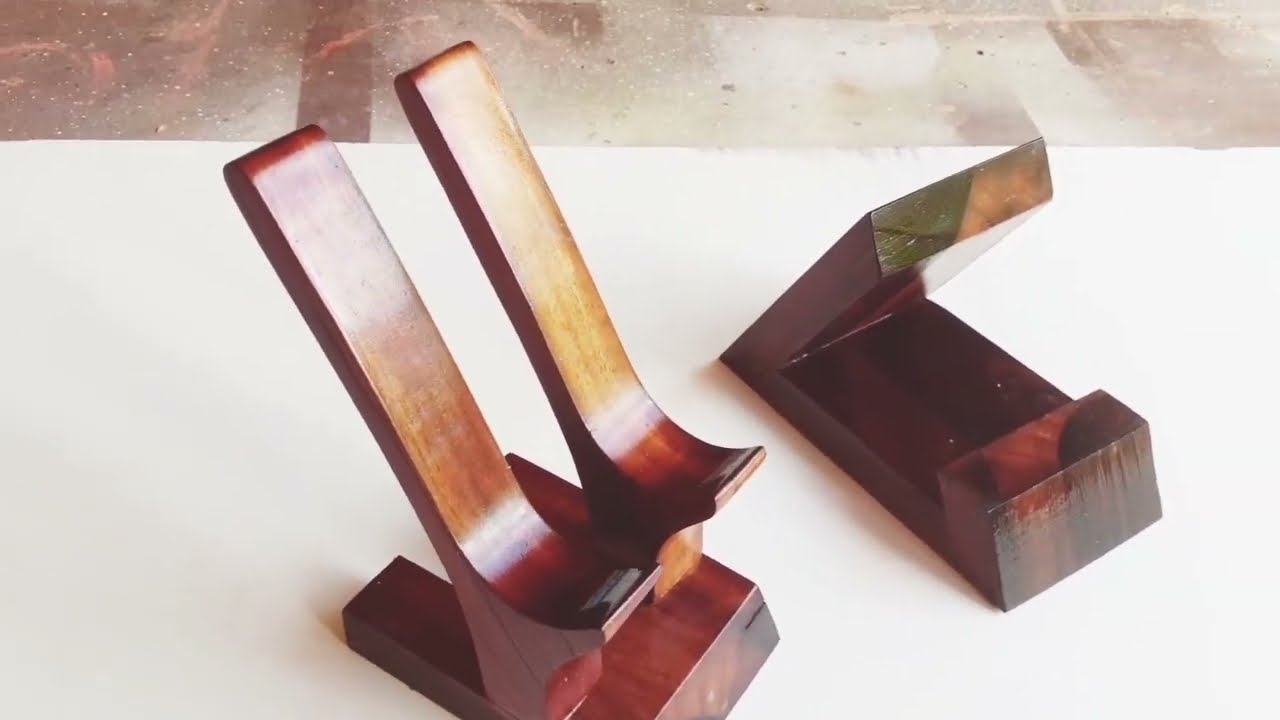 suporte pra celular  com madeira reciclada / cell phone holder with recycled wood