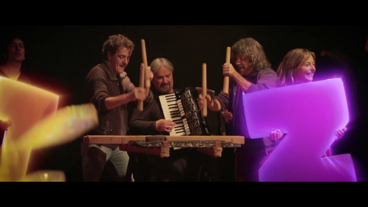 20. KORRIKA - Xabier Zabala - 